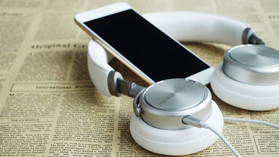 headphones-1599626_400.jpg